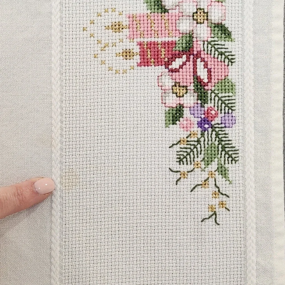 Vintage Christmas Cross Stitch Tablecloth‎ Topper Pink Candles White 32x31